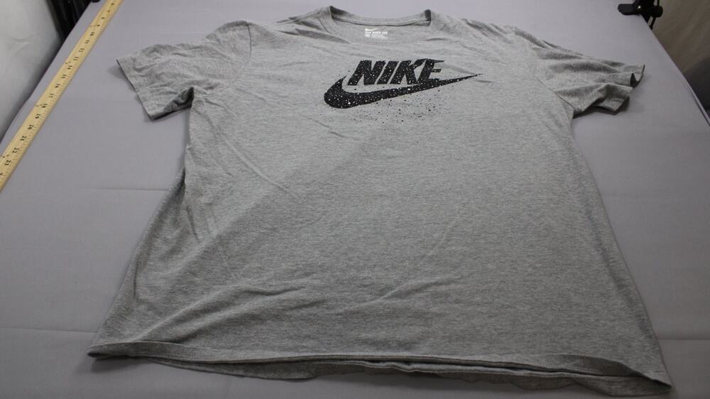 Nike The Tee Mens 2XL Gray Paint Splatter Futura Swoosh Logo T-Shirt XXL